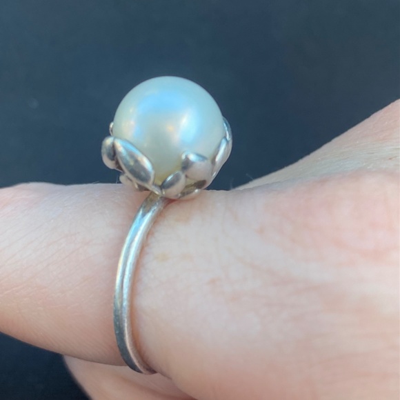 Tiffany olive leaf pearl ring and olive leaf band ring - Picture 6 of 9